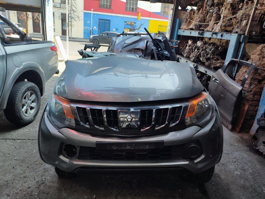  Mitsubishi L200  USADO